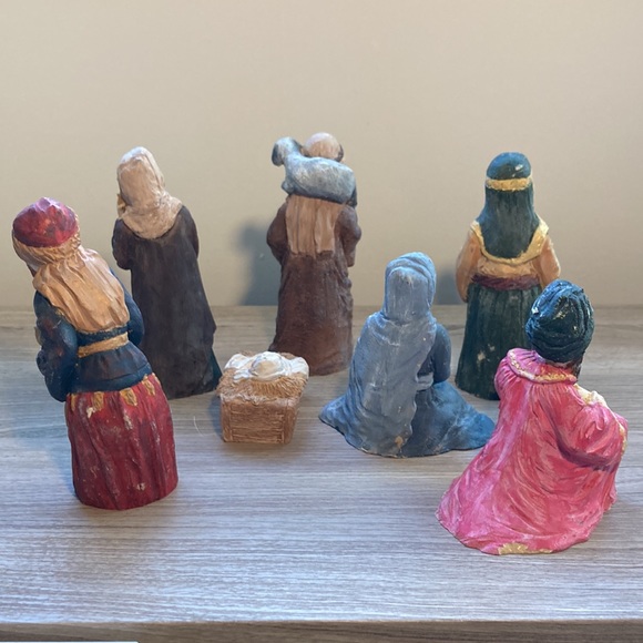 Nativity set of 7 figurines numbered resin vintage - Picture 3 of 16